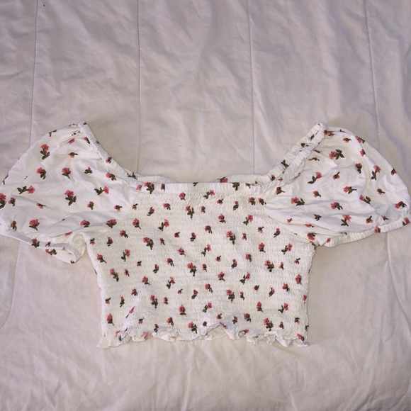 White Floral Off the Shoulder and Crop Top - Picture 3 of 3